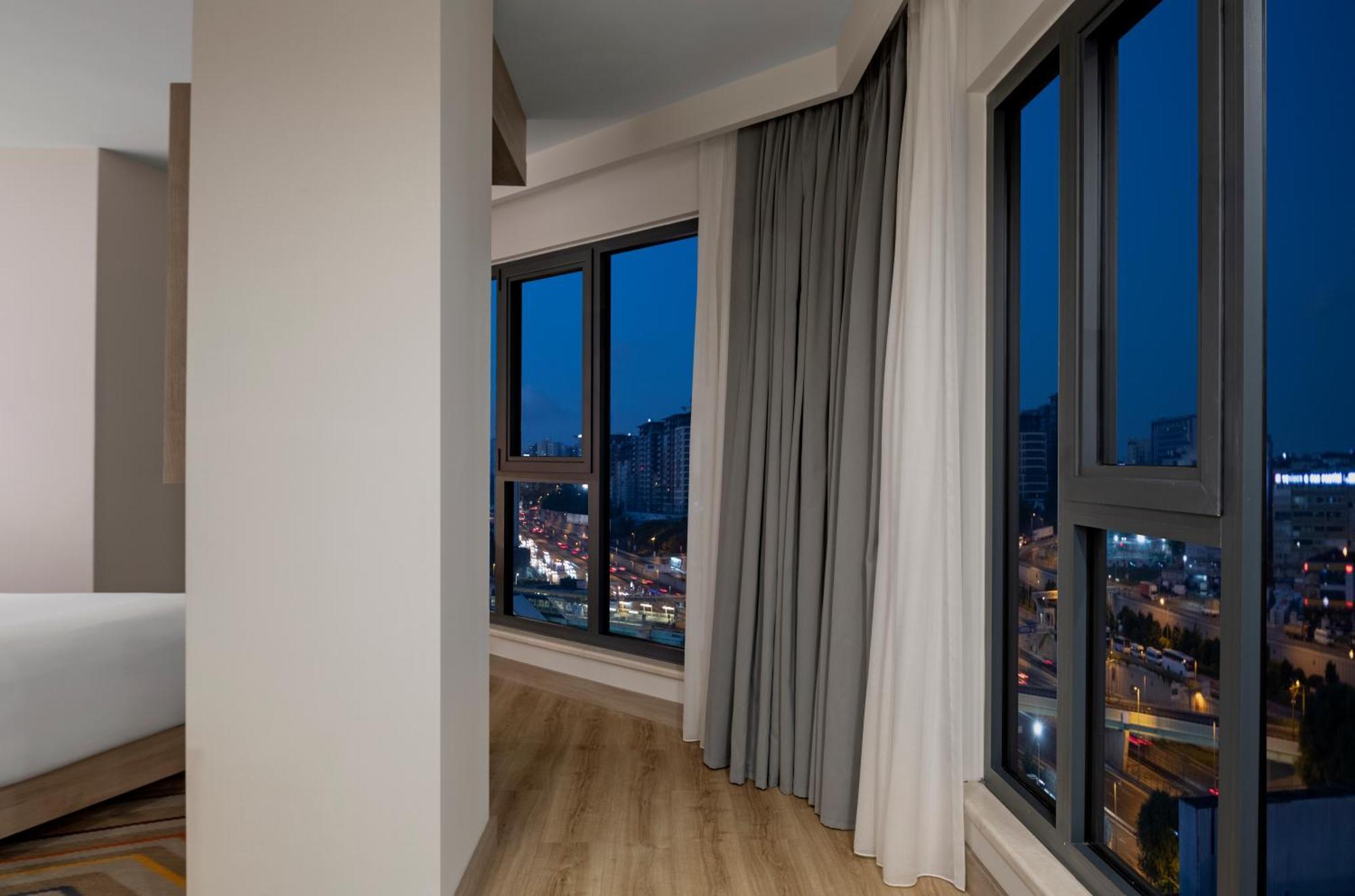 Hampton By Hilton Istanbul Merter Extérieur photo