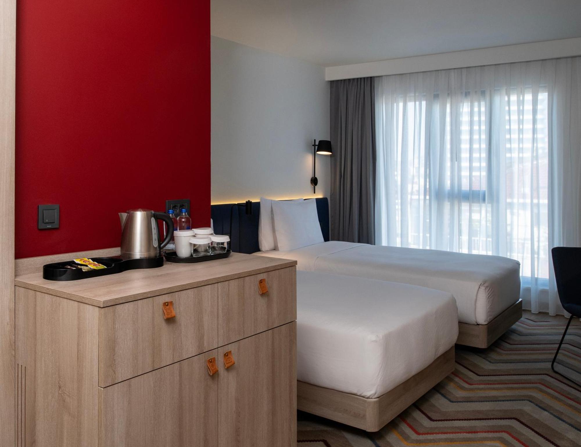 Hampton By Hilton Istanbul Merter Extérieur photo