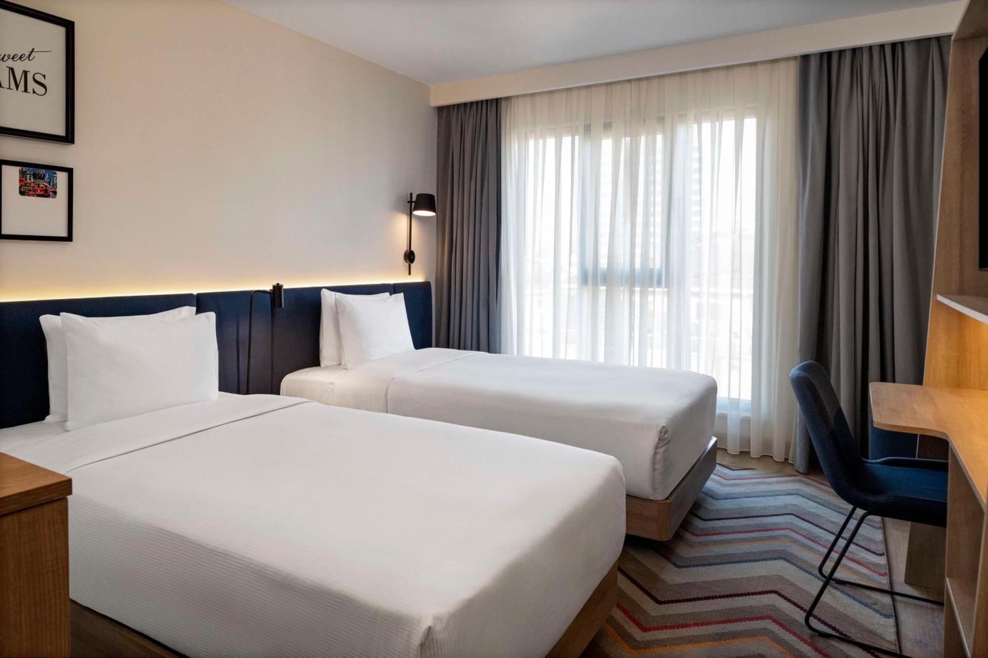 Hampton By Hilton Istanbul Merter Extérieur photo