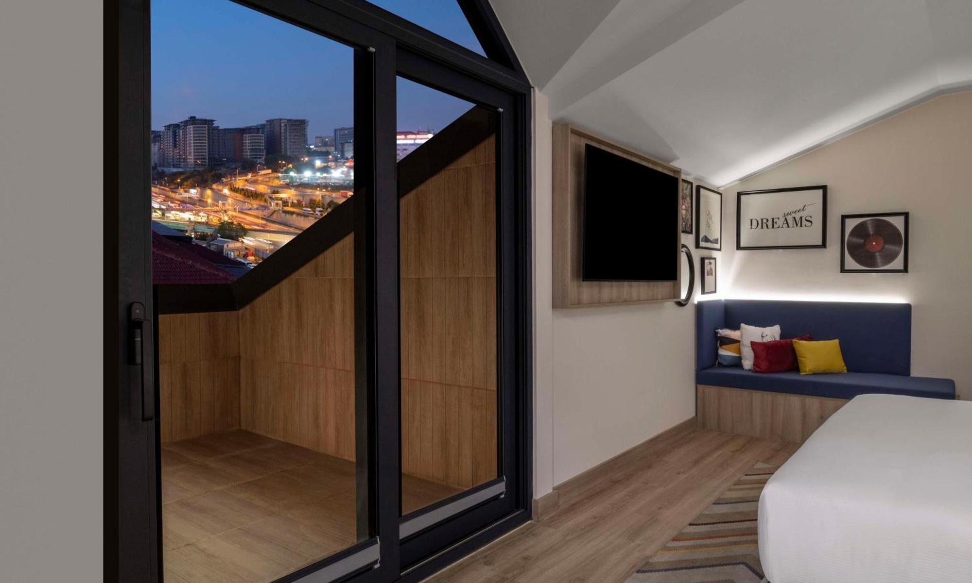 Hampton By Hilton Istanbul Merter Extérieur photo